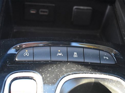 Used 2023 Buick Envision Essence w/ Sport Touring Package image 32