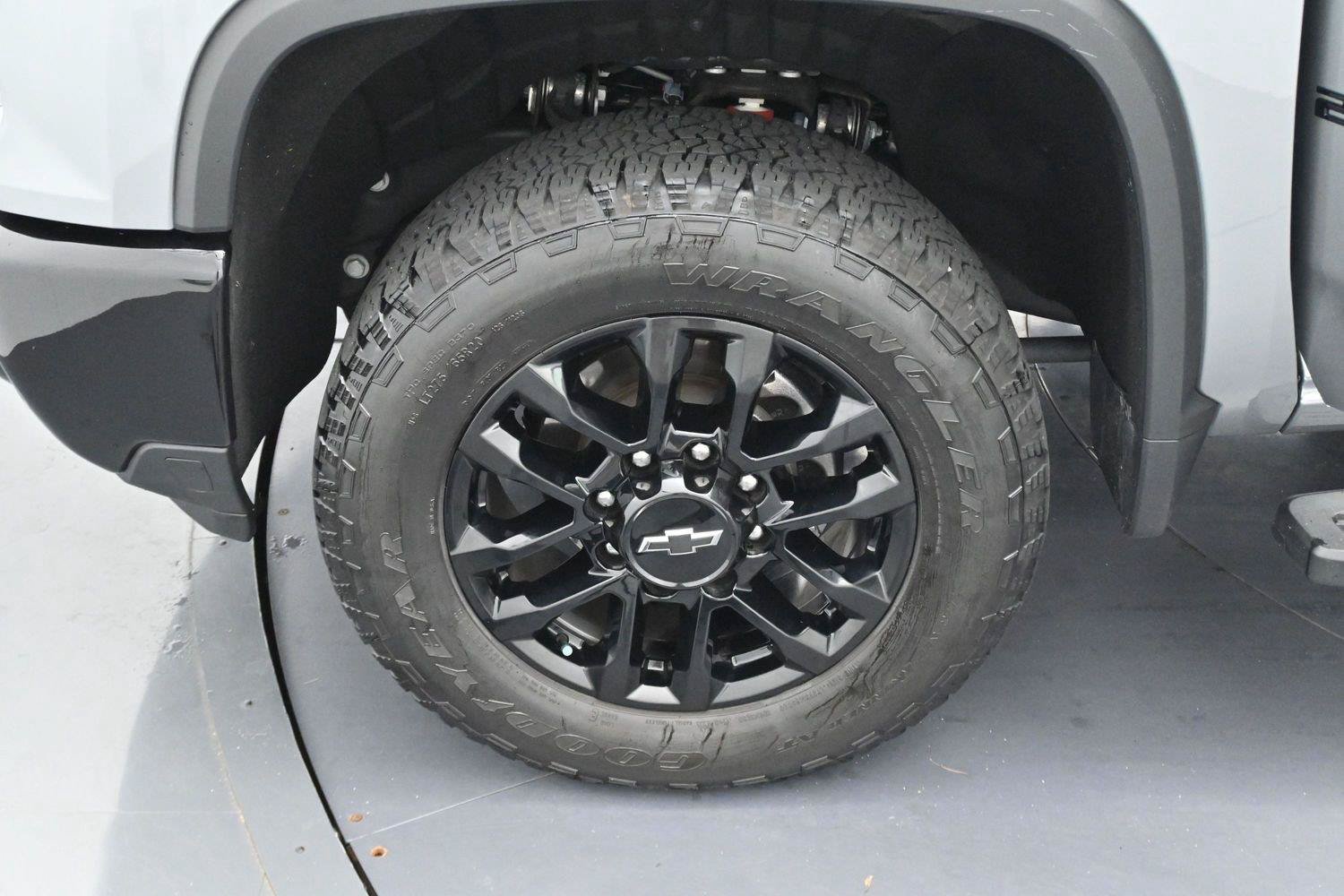 Used 2025 Chevrolet Silverado 2500 Custom w/ Custom Convenience Package AWD/4WD image 31