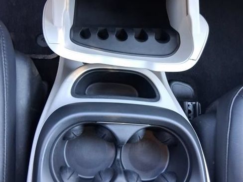 Used 2024 Chrysler Pacifica Touring-L FWD image 15