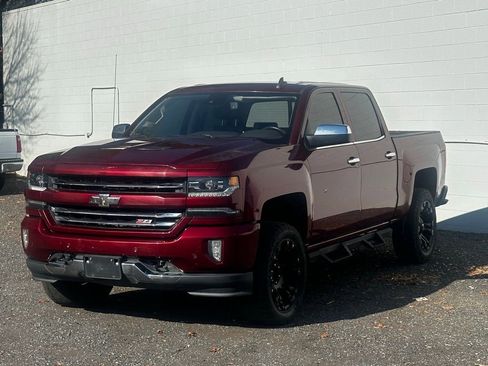 Used 2017 Chevrolet Silverado 1500 LTZ Z71 w/ LTZ Plus Package image 3