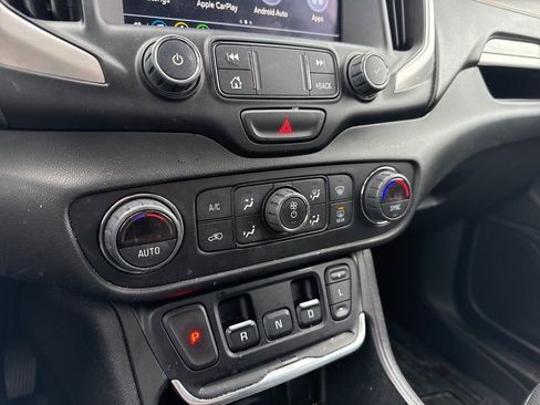 Used 2021 GMC Terrain SLT image 16