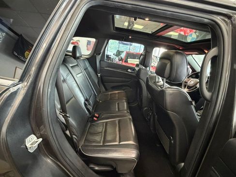 Used 2020 Jeep Grand Cherokee Overland AWD/4WD image 49