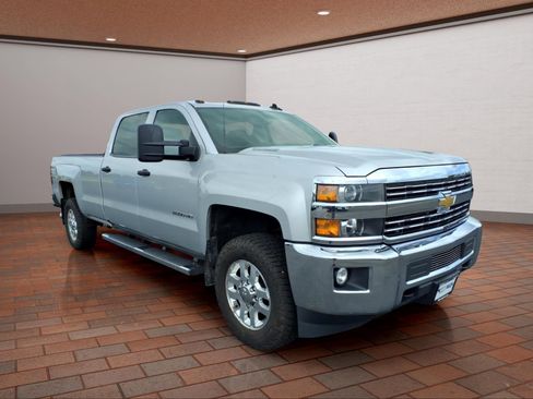 Used 2015 Chevrolet Silverado 2500 LT w/ LT Convenience Package AWD/4WD image 2
