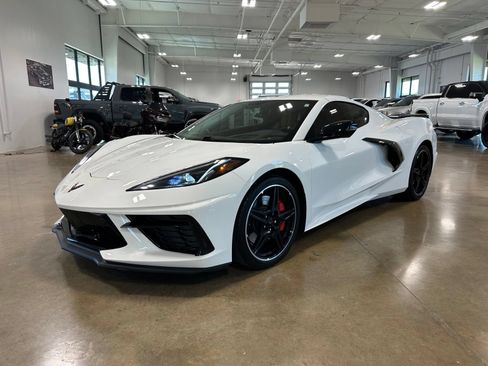 Used 2023 Chevrolet Corvette Stingray Premium Cpe w/ Z51 Performance Package RWD image 3