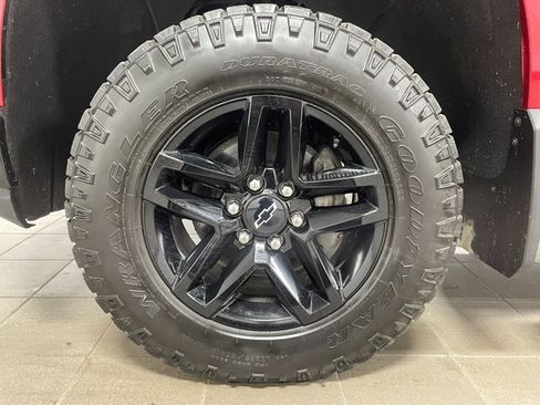 Used 2022 Chevrolet Silverado 1500 Custom Trail Boss w/ LPO, Dark Essentials Package image 7