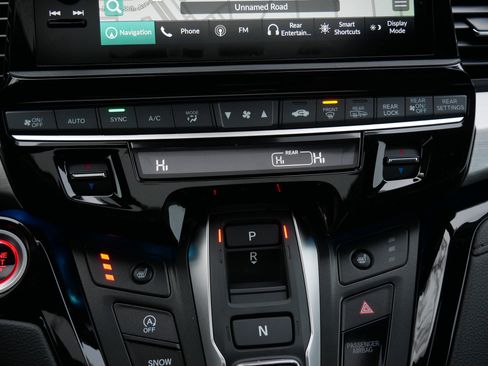 New 2026 Honda Odyssey Touring image 18