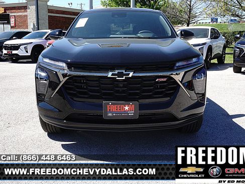 New 2026 Chevrolet Trax RS w/ Driver Confidence Package image 2