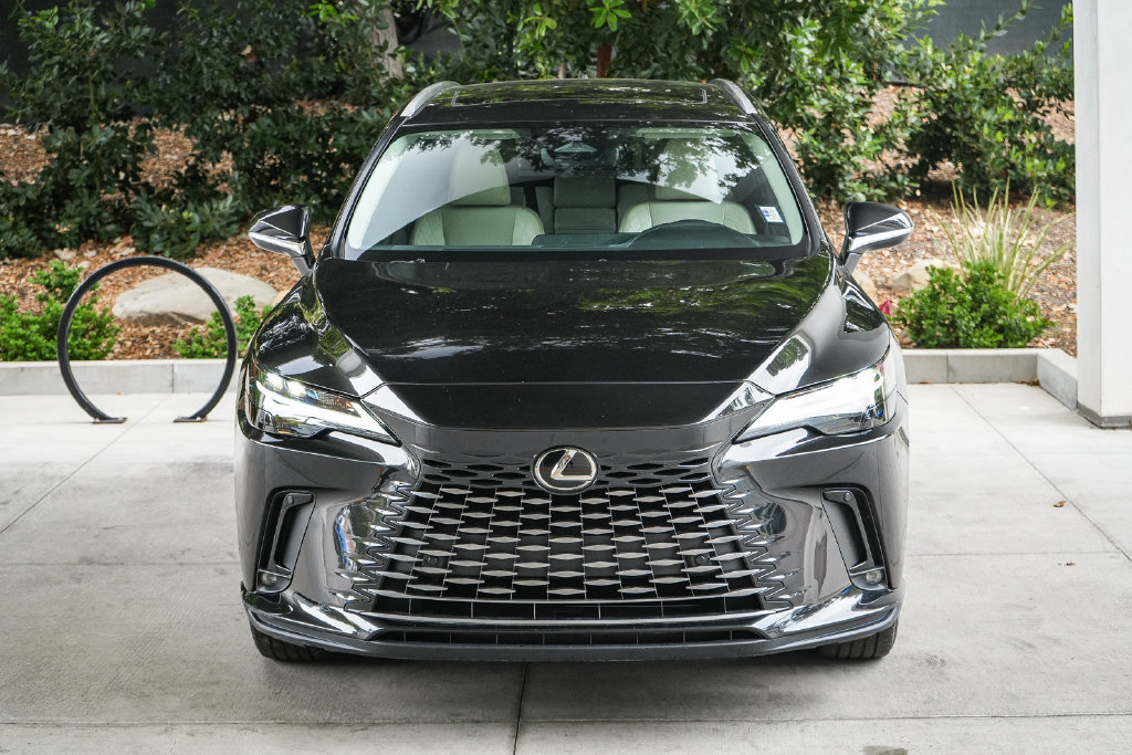 Used 2024 Lexus RX 350 FWD w/ Technology Package image 2