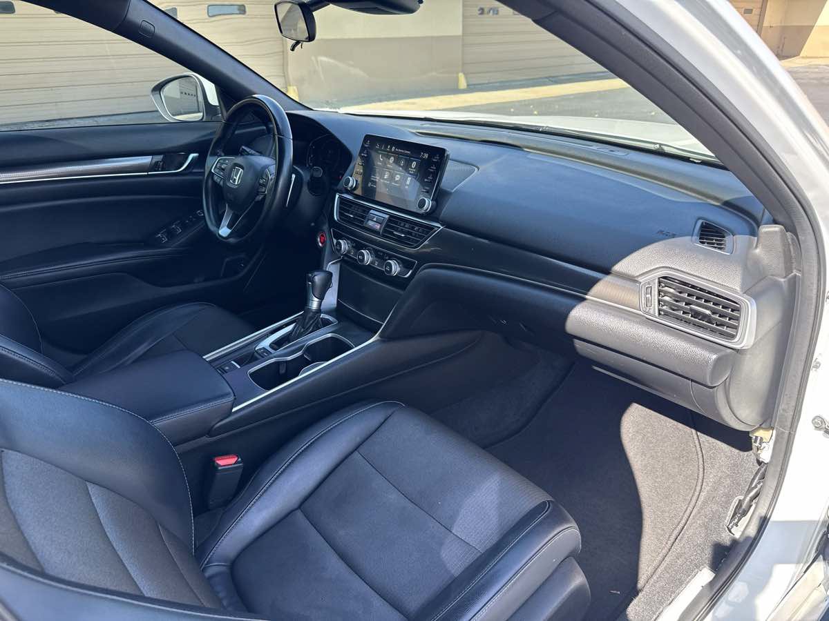 Used 2018 Honda Accord Sport image 18