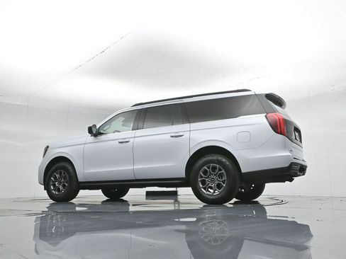 Certified 2025 Ford Expedition Max Active image 54