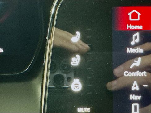 Used 2024 Dodge Charger Daytona Scat Pack w/ Plus Group image 4