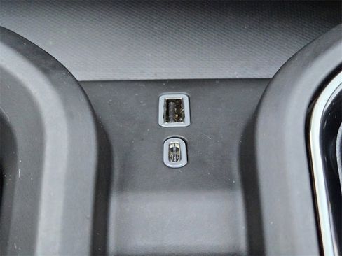 Used 2025 GMC Sierra 2500 AT4X image 22