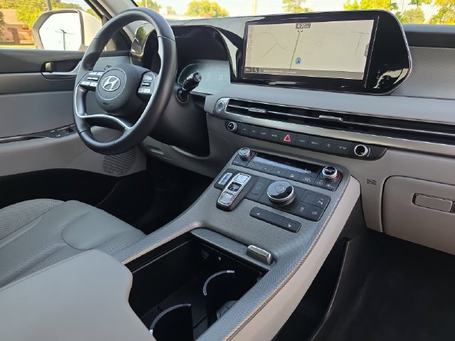 Used 2025 Hyundai Palisade SEL FWD image 17