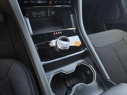 New 2026 Jeep Grand Cherokee Laredo X RWD image 9