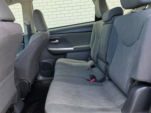 Used 2014 Toyota Prius V Three image 12