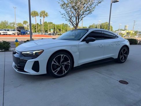 Used 2022 Audi e-tron GT Premium Plus image 2