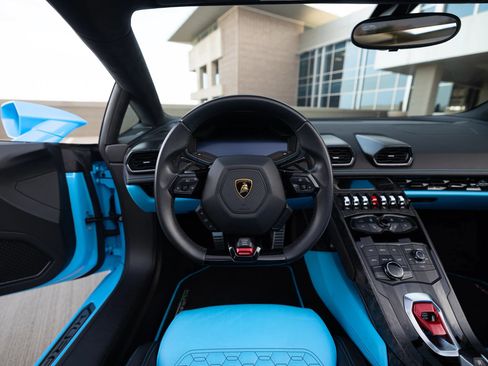 Used 2017 Lamborghini Huracan LP 610-4 AWD/4WD image 29
