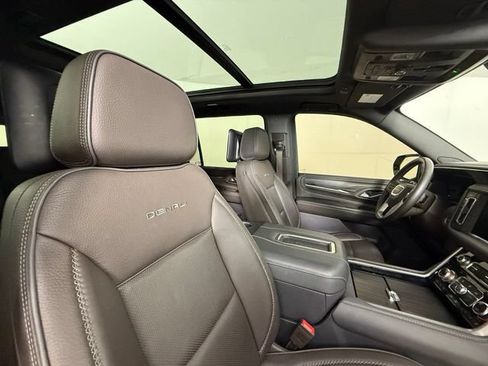 Used 2023 GMC Yukon XL Denali RWD image 33
