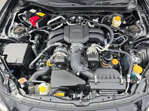 Used 2023 Toyota GR86 Premium w/ ALL Weather Mat Package (TMS) RWD image 9