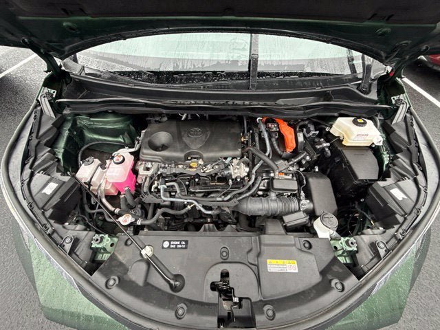 Used 2024 Toyota Sienna XLE AWD/4WD image 2
