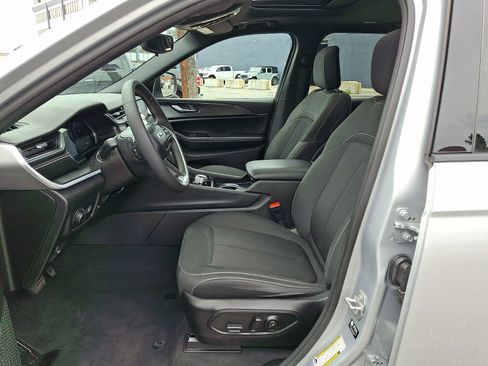 Used 2024 Jeep Grand Cherokee L Laredo AWD/4WD image 14