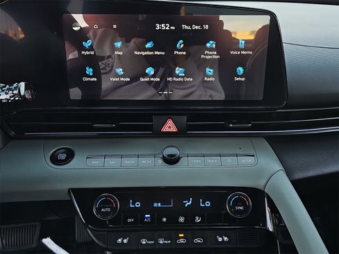 Certified 2025 Hyundai Elantra Limited image 20