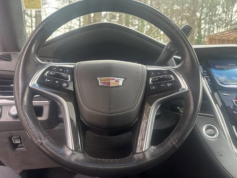 Used 2020 Cadillac Escalade ESV Platinum image 11