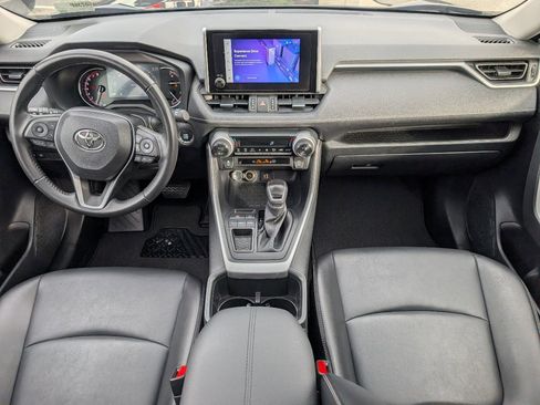Used 2023 Toyota RAV4 XLE Premium image 4