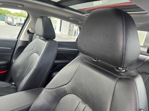 Used 2022 Hyundai Sonata Limited w/ Preferred Accessory Package image 24