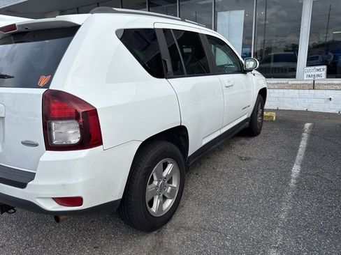 Used 2016 Jeep Compass Latitude image 4