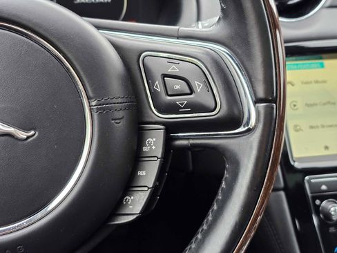 Used 2019 Jaguar XJ L Portfolio RWD image 28