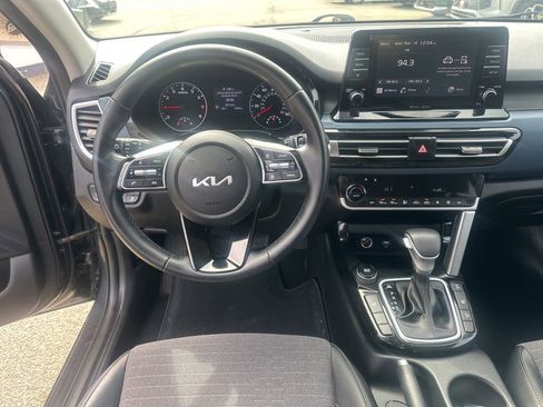 Used 2023 Kia Seltos S image 31