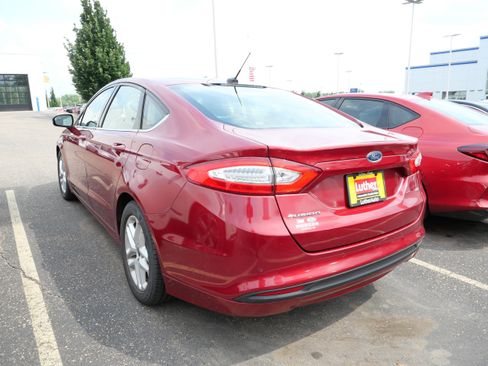 Used 2016 Ford Fusion SE FWD image 6