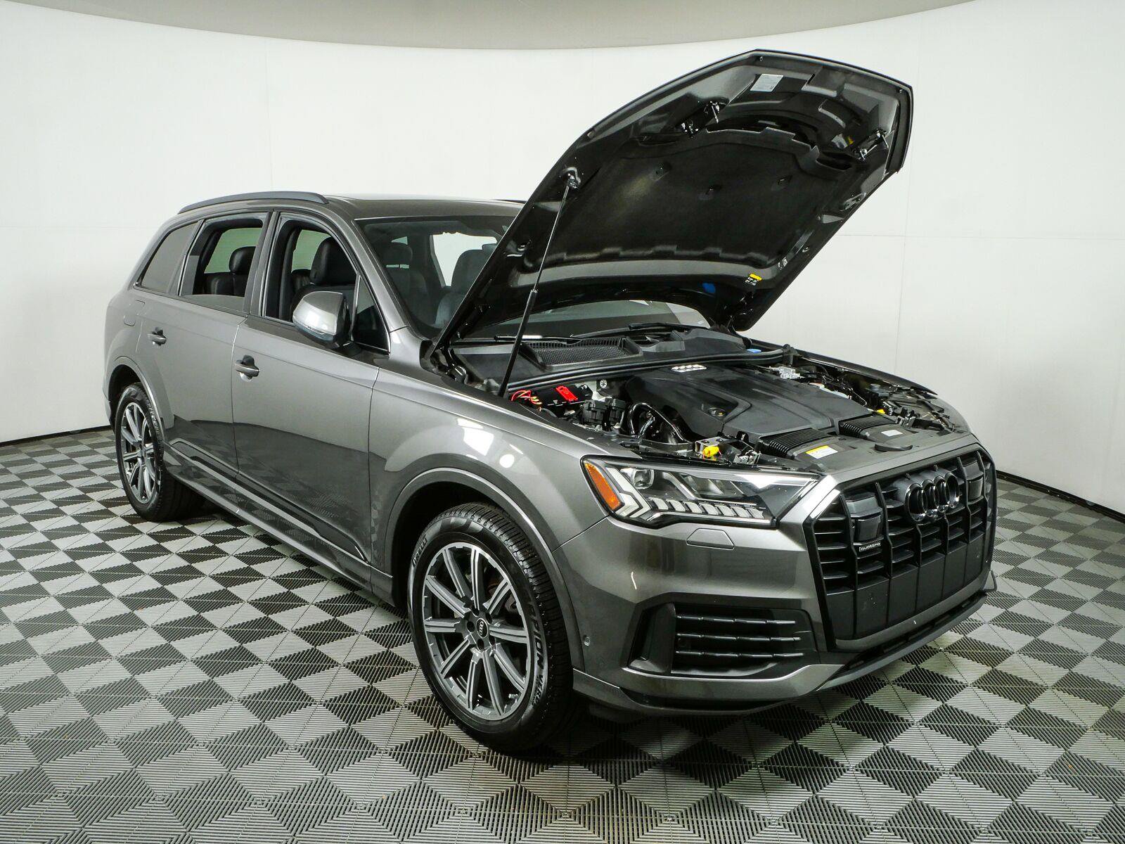 Used 2023 Audi Q7 2.0T Premium Plus w/ Premium Plus Package AWD/4WD image 38