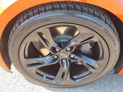 Certified 2022 Chevrolet Camaro LT RWD image 10