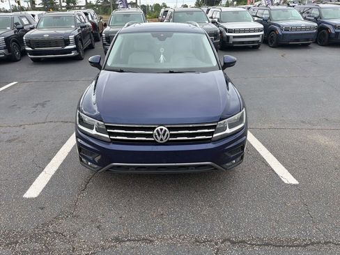 Used 2021 Volkswagen Tiguan SEL FWD image 1