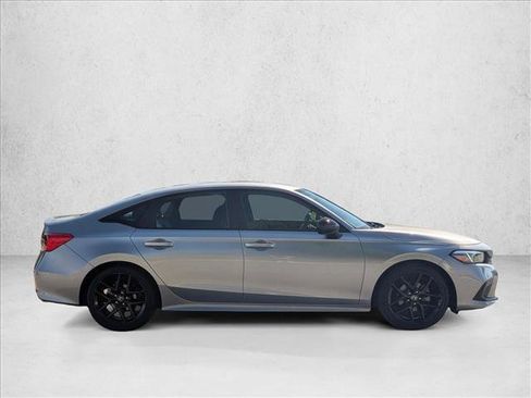 Used 2023 Honda Civic Sport image 4