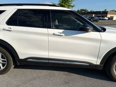 Used 2025 Ford Explorer Active w/ Active Comfort Package RWD image 6