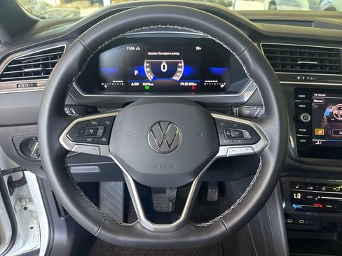 Used 2024 Volkswagen Tiguan SE w/ Panoramic Sunroof Package AWD/4WD image 21