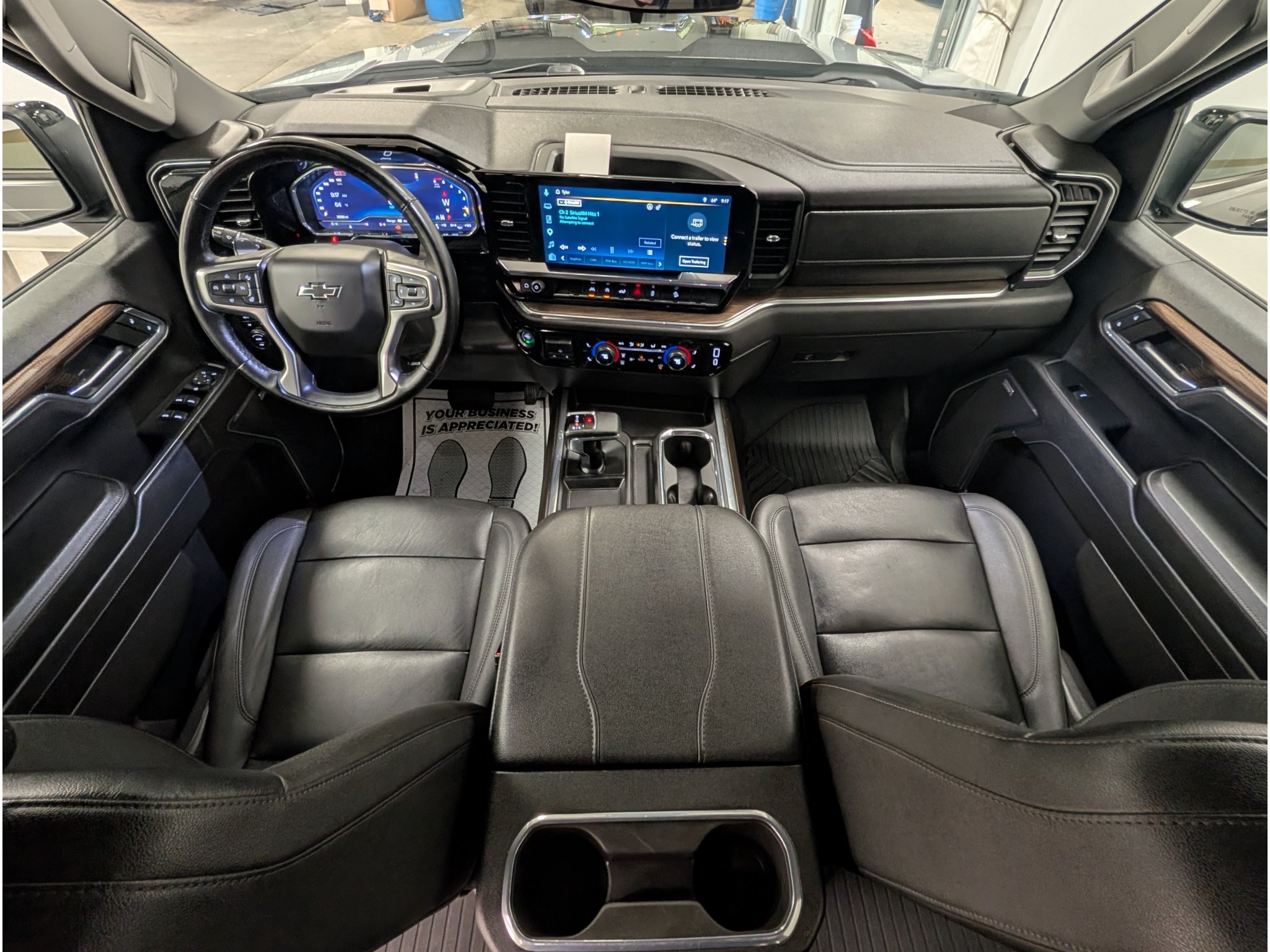 Used 2024 Chevrolet Silverado 1500 LT Trail Boss w/ Convenience Package II AWD/4WD image 11