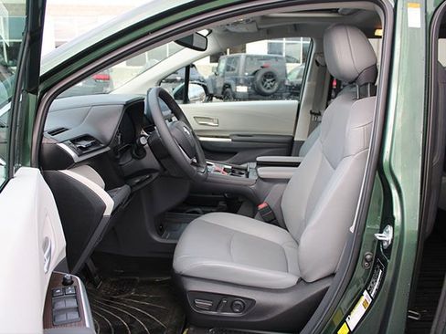 Used 2024 Toyota Sienna XLE image 13