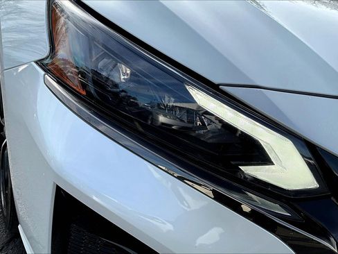 Used 2023 Nissan Altima 2.5 SR w/ SR Premium Package image 22