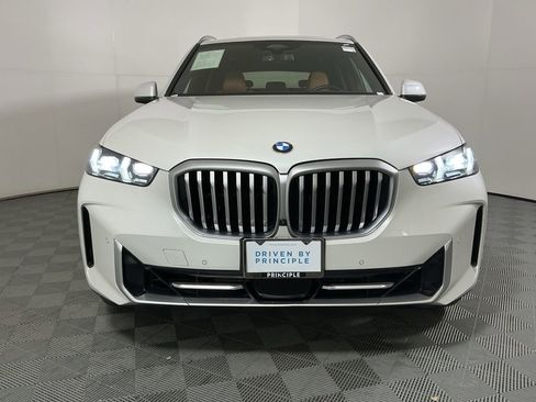 Certified 2024 BMW X5 xDrive40i w/ Premium Package image 3