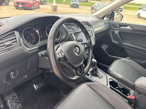 Used 2019 Volkswagen Tiguan SE w/ Panoramic Sunroof Package FWD image 20