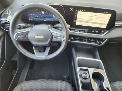 Used 2026 Chevrolet Equinox LT FWD image 28