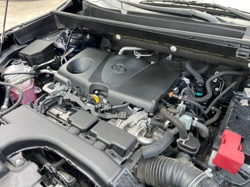 Used 2021 Toyota RAV4 XLE Premium image 23