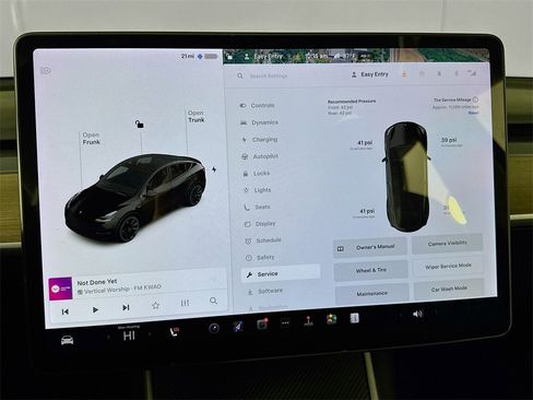 Used 2020 Tesla Model Y Long Range image 23