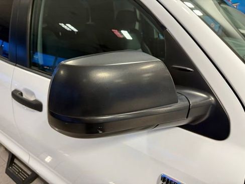 Used 2016 Toyota Tundra SR5 w/ TRD Off Road Package image 12