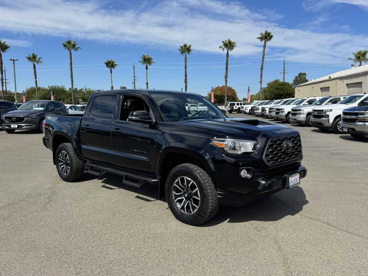 Used 2022 Toyota Tacoma TRD Sport w/ TRD Premium Sport Package AWD/4WD image 2