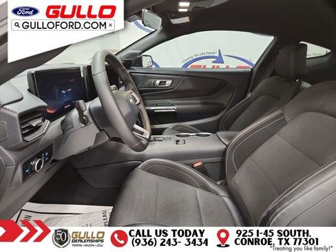 Used 2024 Ford Mustang Coupe image 25